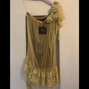 One shoulder gold lace Ryu top